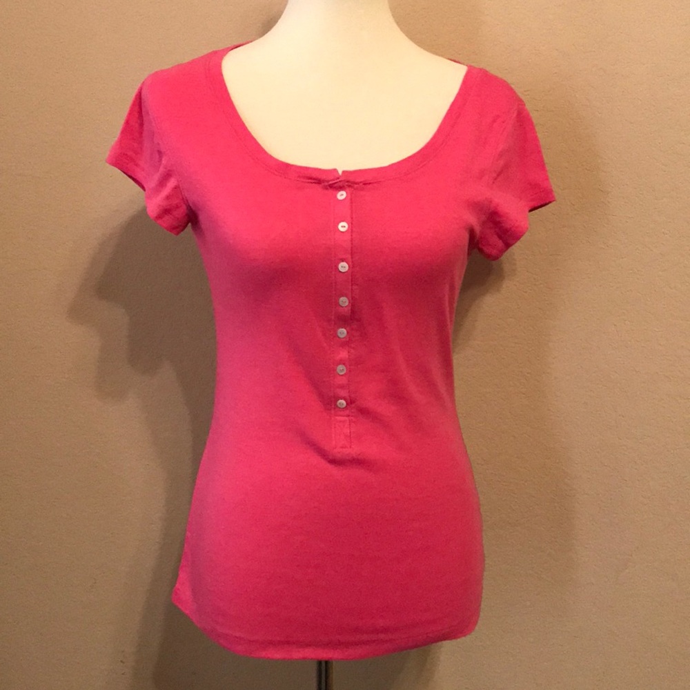 Pink Tee with buttons 💕